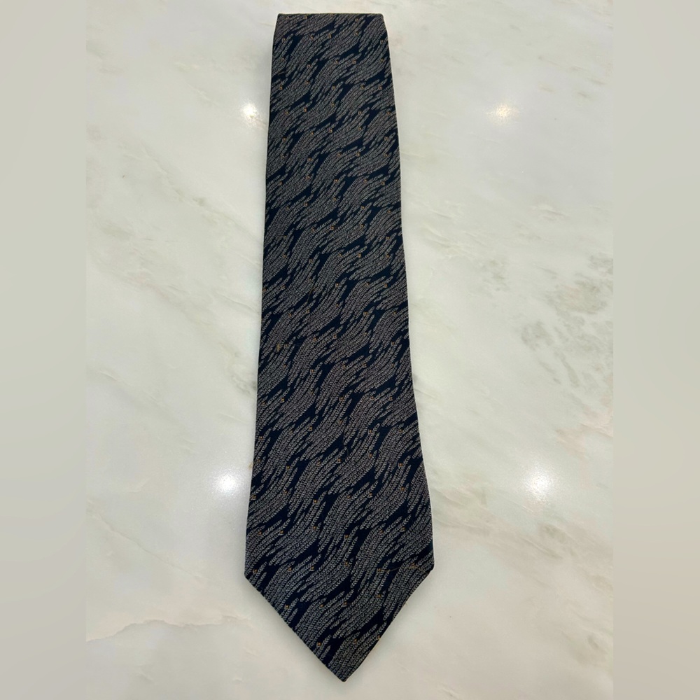 Giorgio Armani tie. Navy with white detailing. Great condition!